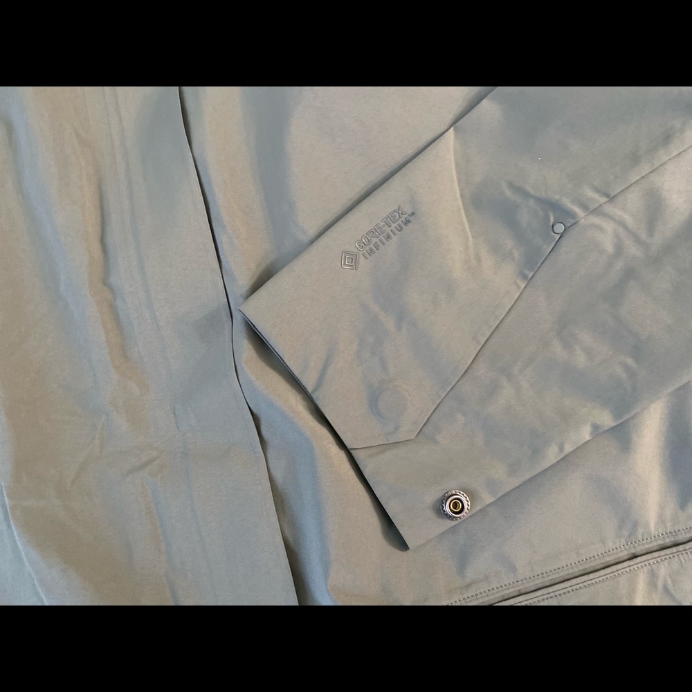 REI rain Jacket - New Women’s M - Goretex - Picture 6 of 7